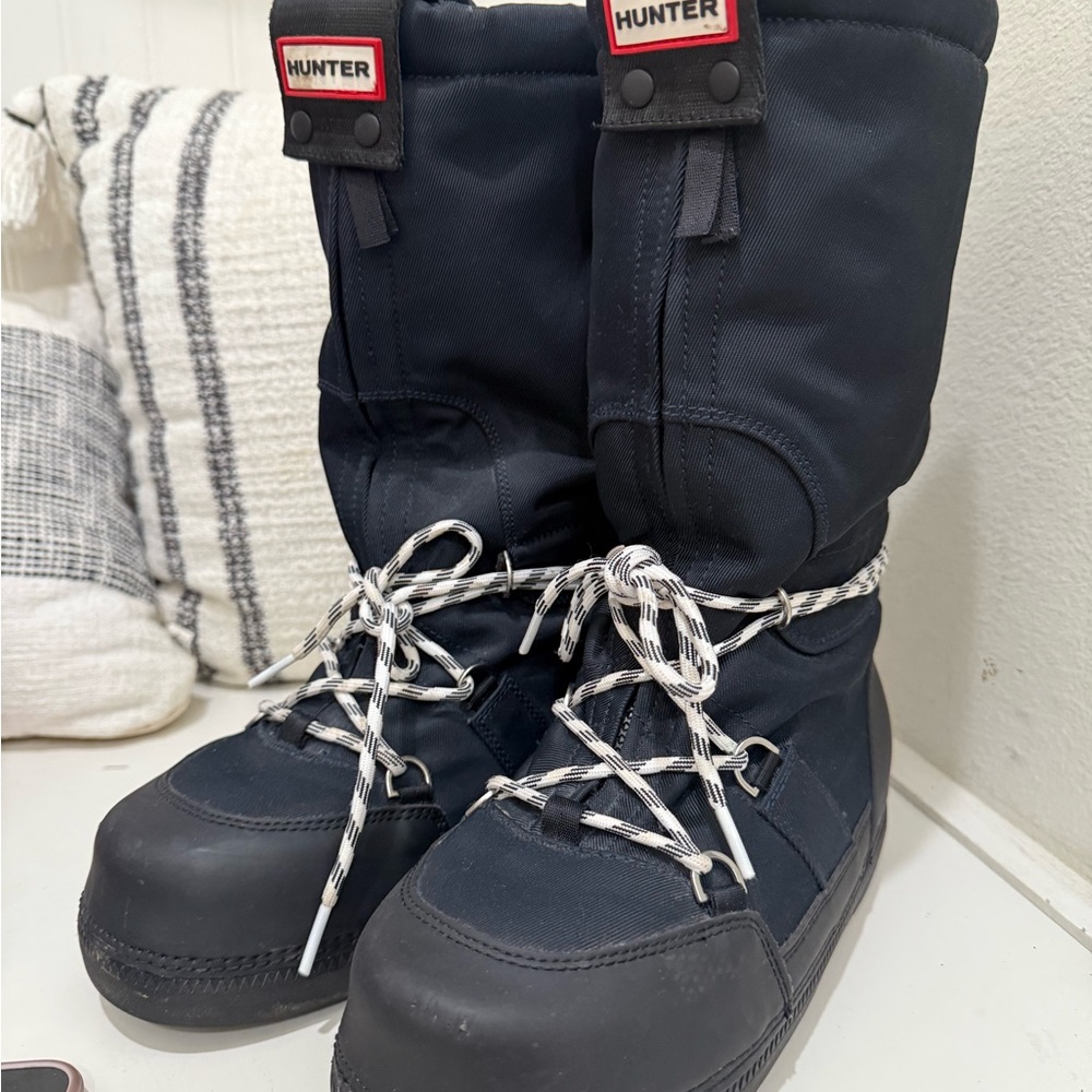 Hunter Dark Boots with Patterned Laces